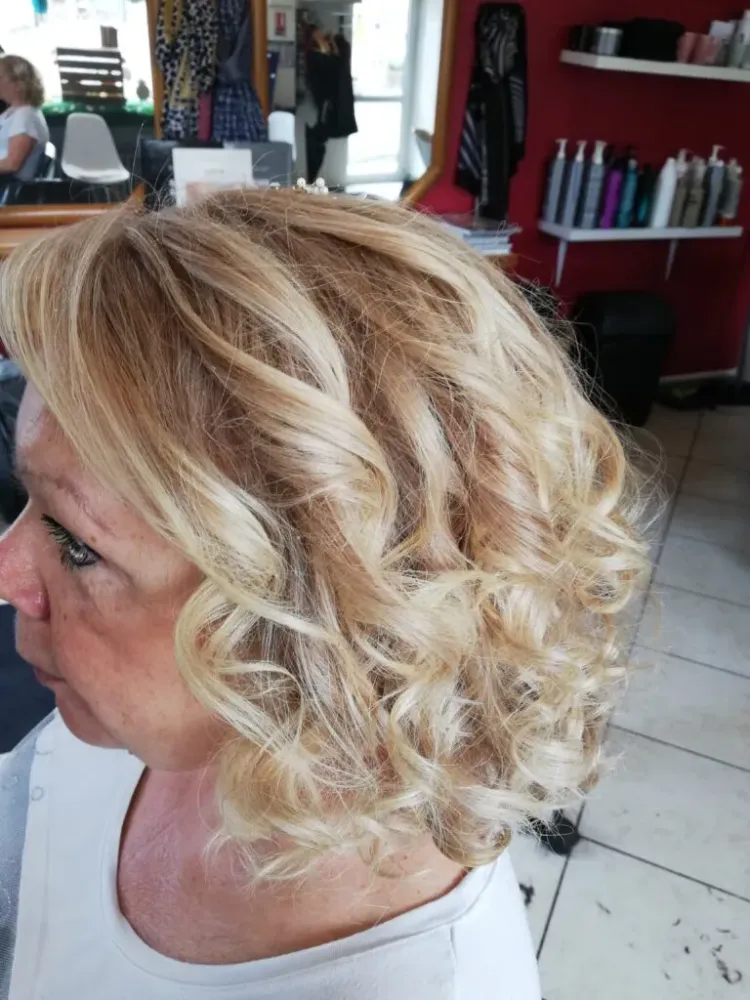 coupe-degradee-feminine-lhair-val-de-bonnieure.jpg